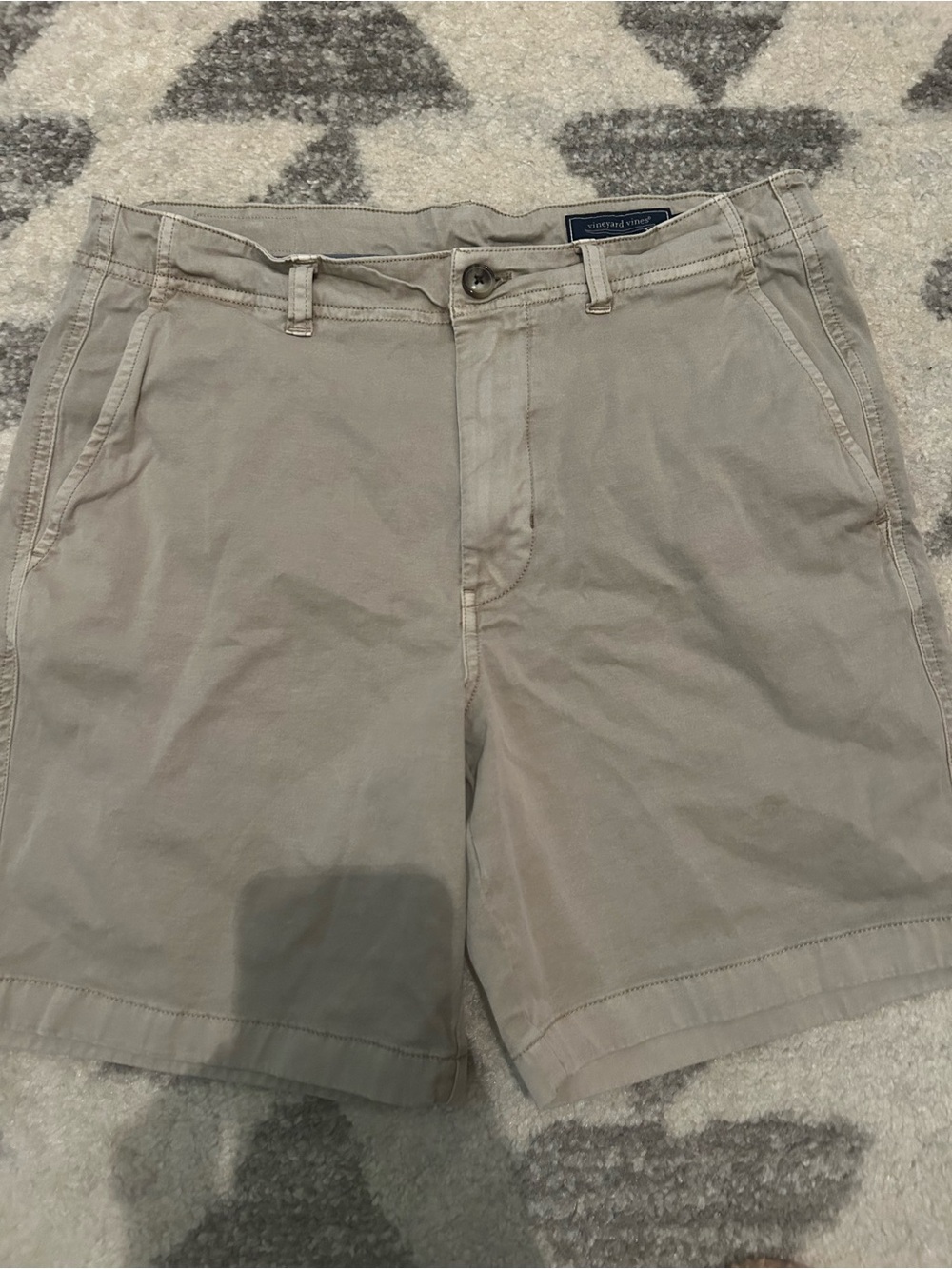 Men’s tan Vineyard Vines Island Shorts